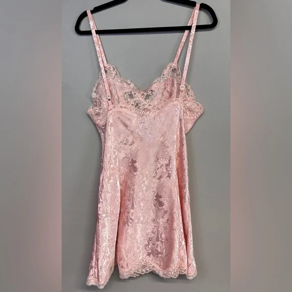 Victoria's Secret Gold Label Pink Satin Jacquard Short Robe and Cami Set Large